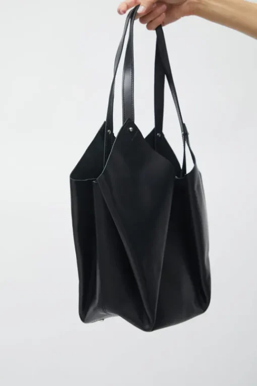 Corolla Bag in Black