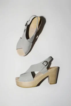 Crossover Clog on Platform in Dove Patent