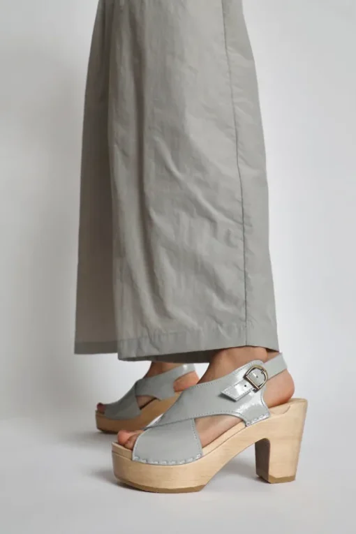 Crossover Clog on Platform in Dove Patent