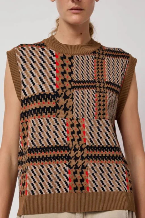 Dust Knitted Vest in Orange Mixed Checks