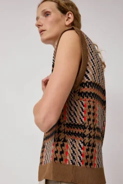 Dust Knitted Vest in Orange Mixed Checks