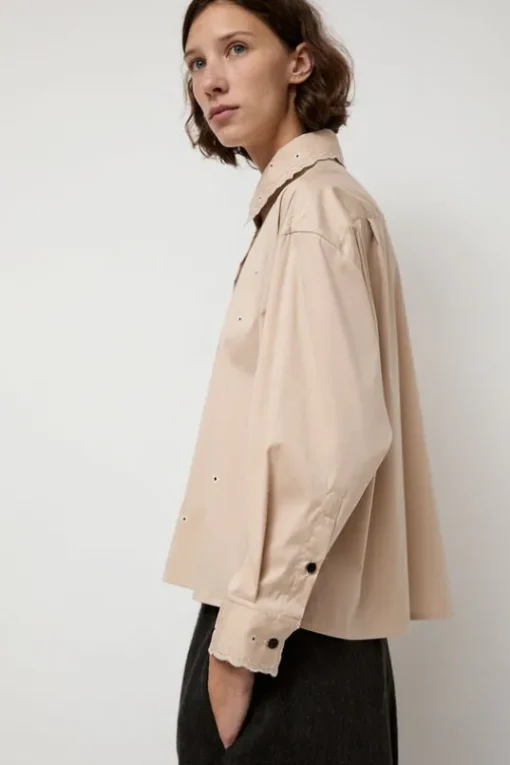 Embroidery Shirt in Beige