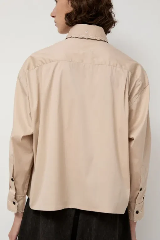 Embroidery Shirt in Beige