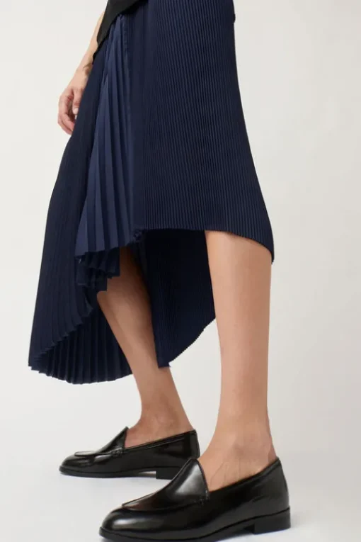 Emma Loafer in Black
