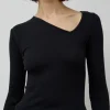 Eve Seamless Top in Black