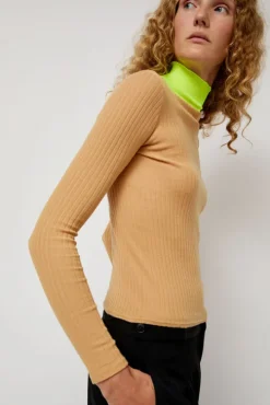 Frederique in Camel and Neon Yellow
