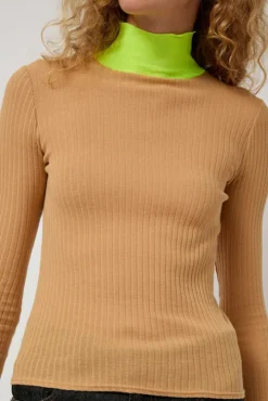 Frederique in Camel and Neon Yellow