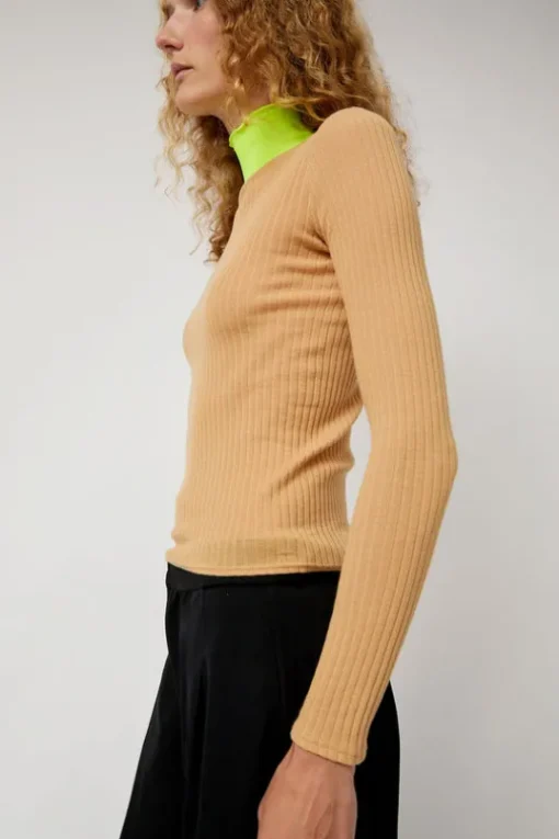 Frederique in Camel and Neon Yellow