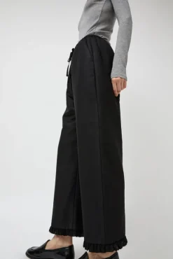 Frill Padded Pants in Black