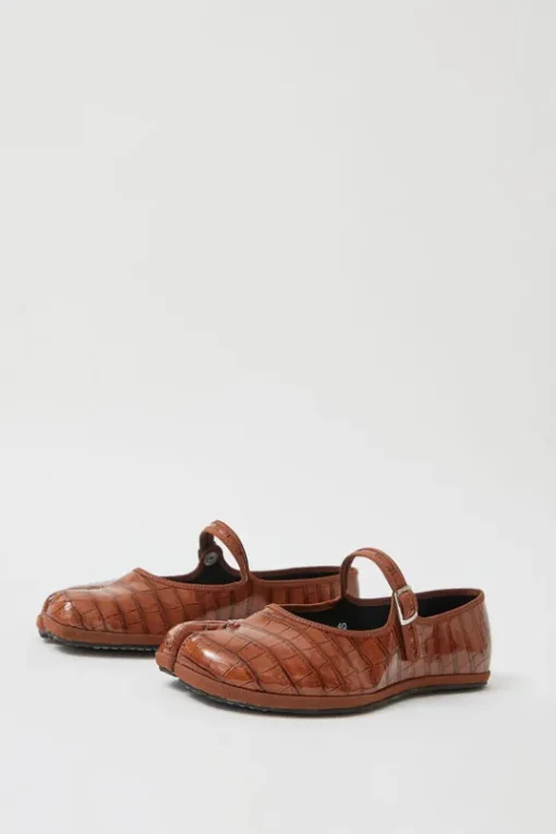 Fu-Tabi Mary Jane in Brown Faux Croc
