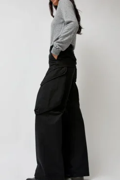 Garment-Dyed Gabardine Wide Cargo Pants in Carbon Pigment