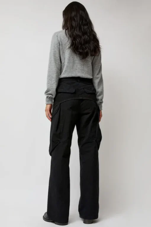 Garment-Dyed Gabardine Wide Cargo Pants in Carbon Pigment