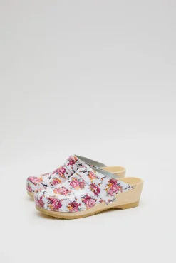 Hanna Studded Clog on Mid Wedge in Pink Rose Patent