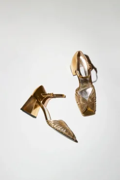 High 70鈥檚 Sandal in Gold