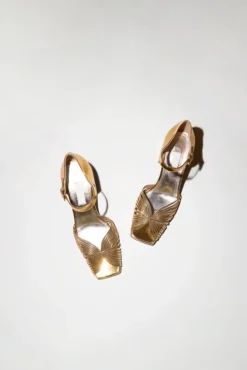High 70鈥檚 Sandal in Gold