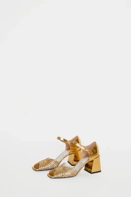 High 70鈥檚 Sandal in Gold