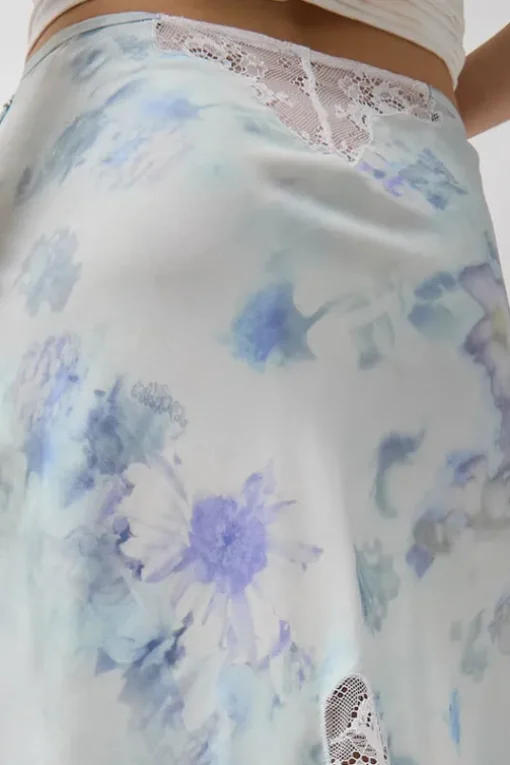 Hiss Skirt in Sky Shadow Floral