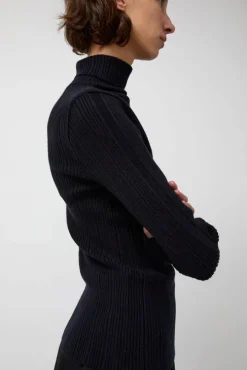 Inner Pleats Pola Knit in Navy