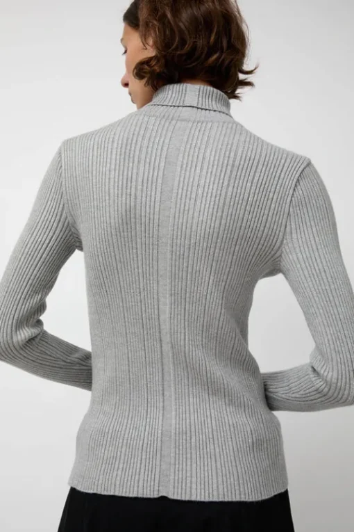 Inner Pleats Pola Knit in Grey
