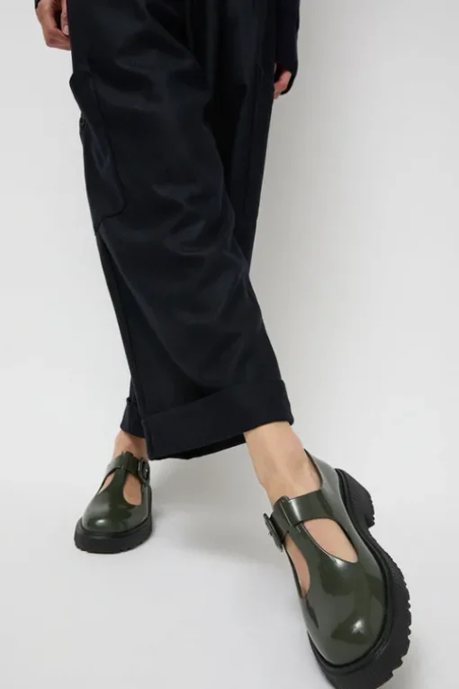 Jackie T-Strap in Olive