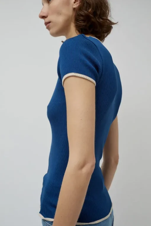 Jaya Seamless Top in Navy