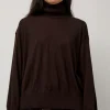 La Base Turtleneck in Brown
