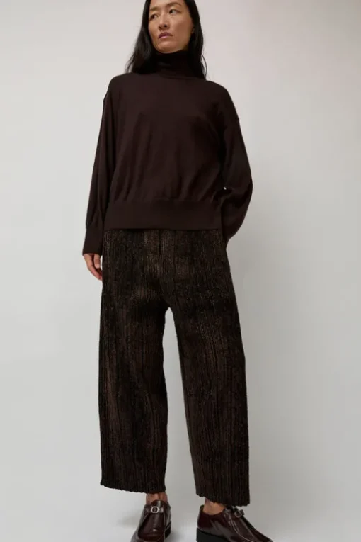 La Base Turtleneck in Brown