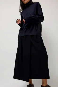 La Base Turtleneck in Navy
