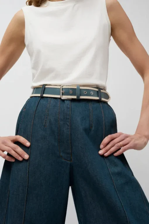 La Hydra Belt in Crispy Bleu Gris and Crema