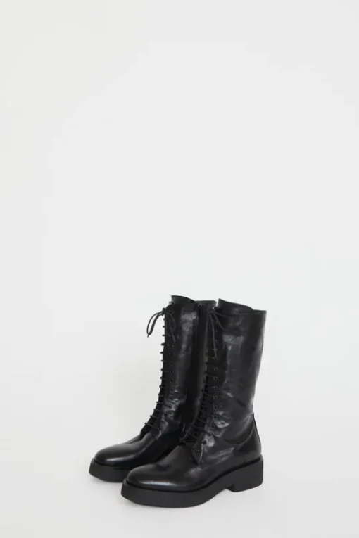 Lace Up Crepe Sole Boot in Nero