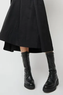 Lace Up Crepe Sole Boot in Nero