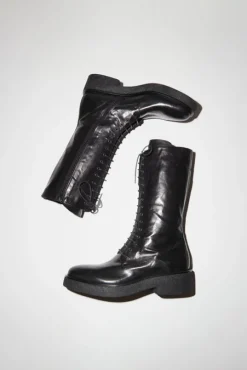Lace Up Crepe Sole Boot in Nero