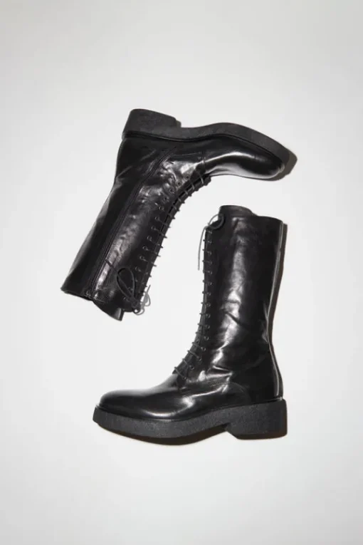 Lace Up Crepe Sole Boot in Nero