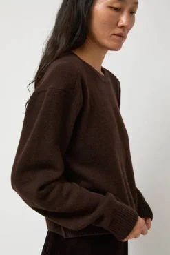 Lambswool Two Holes Solid Pullover in Brown