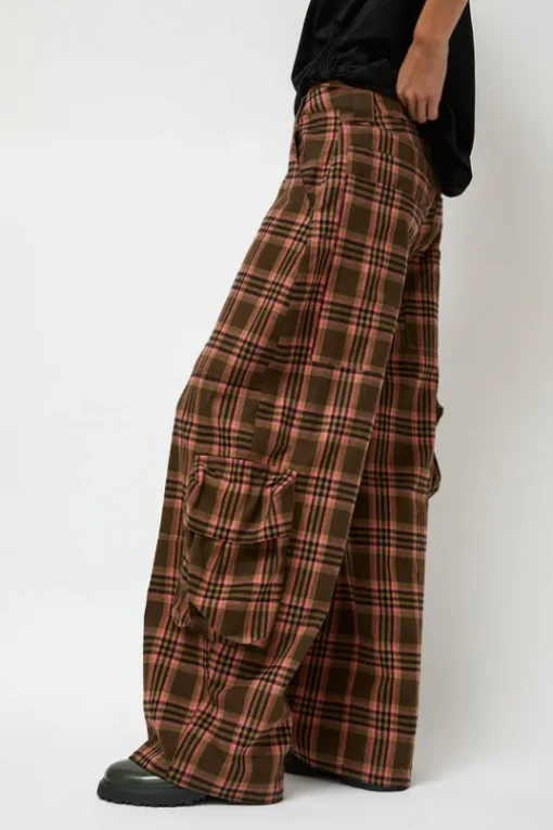 Lawn Cargo in Pink Brown Plaid