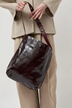 Le Enzo Crispy Bag in Bordeaux and Crispy Cerise Noire
