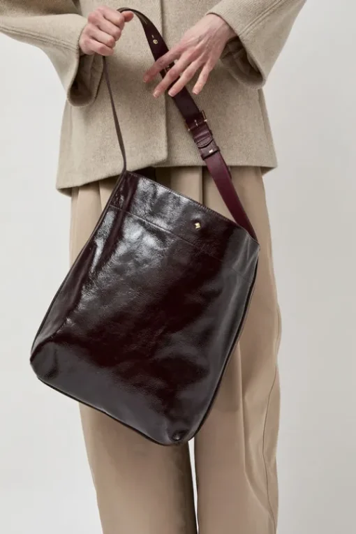 Le Enzo Crispy Bag in Bordeaux and Crispy Cerise Noire