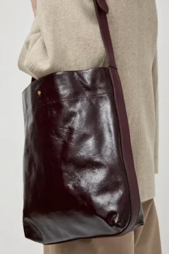 Le Enzo Crispy Bag in Bordeaux and Crispy Cerise Noire