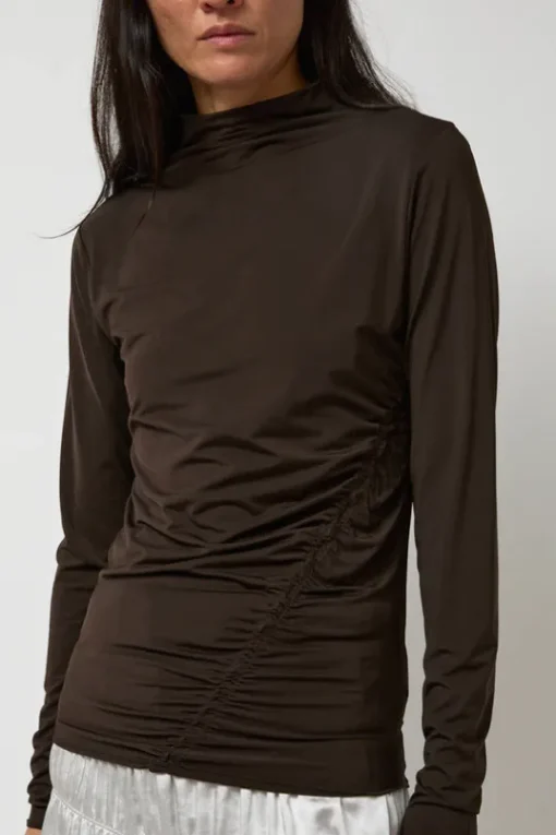 Light Jersey Slim Shirring Top in Brown