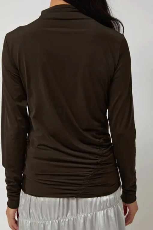 Light Jersey Slim Shirring Top in Brown