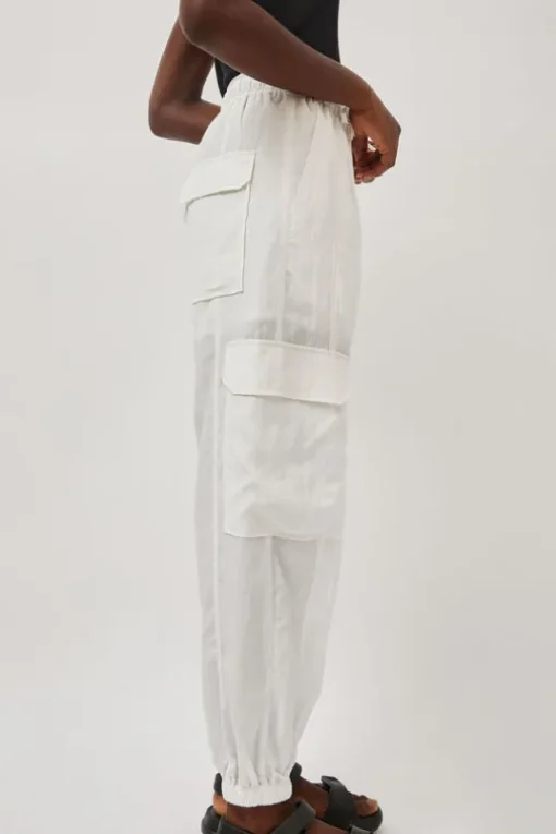 Lightweight Cargo Pants in White