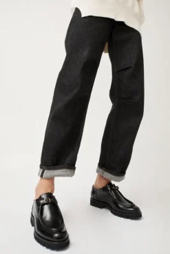 Logan Shoe in Black