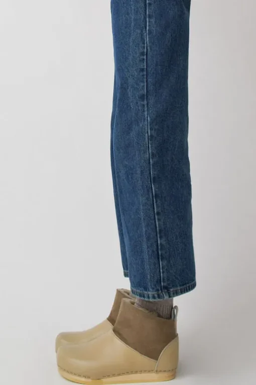 Low Shearling Clog Boot on Flat Bendable Base in Clay