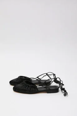 Mantera Sandal in Black