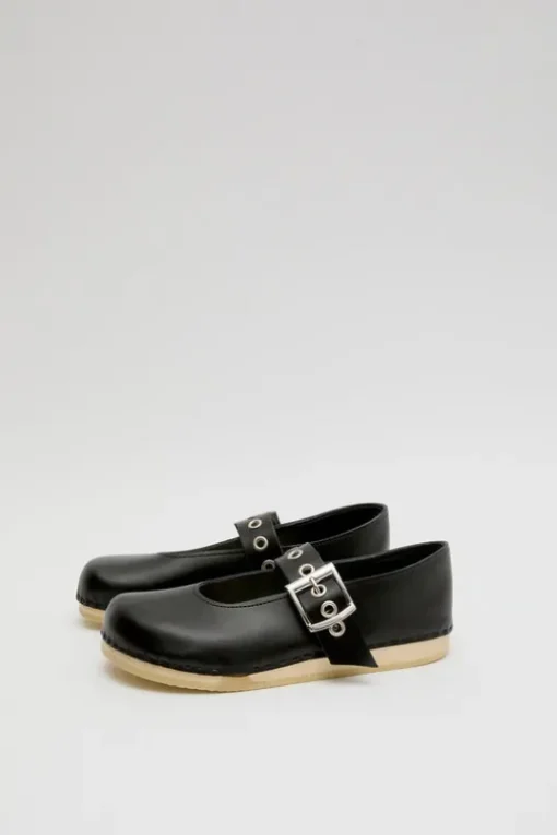 Maryjane Clog on Flat Bendable Base in Jet