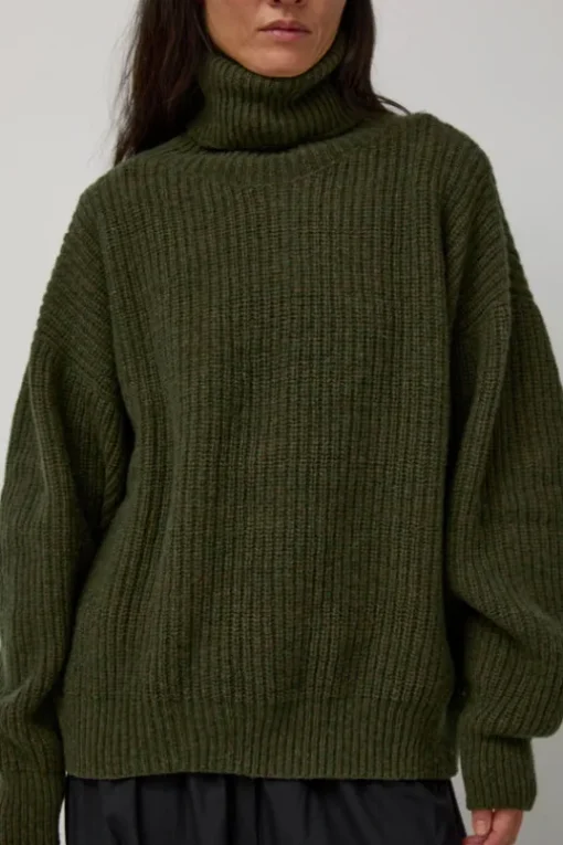 Mea Turtleneck in Forest