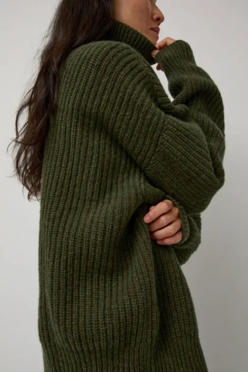 Mea Turtleneck in Forest
