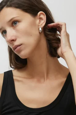 Medium Volume Waterdrop One Touch Earrings in Silver