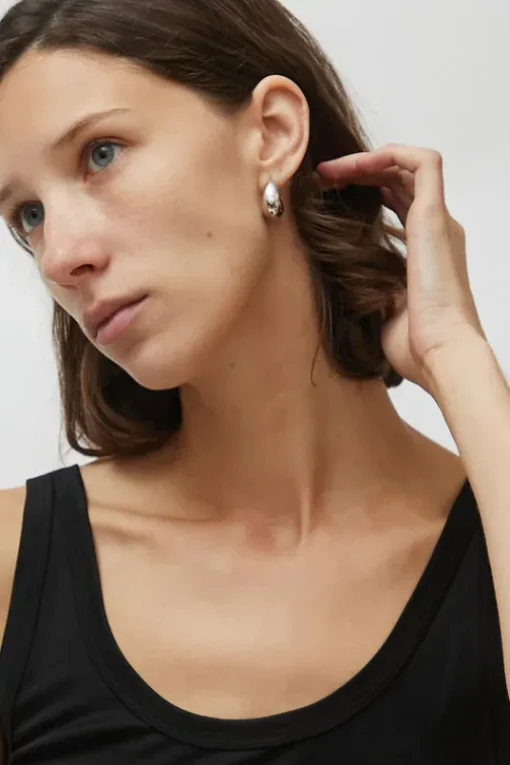 Medium Volume Waterdrop One Touch Earrings in Silver