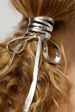 Metal Bow Clip in Silver